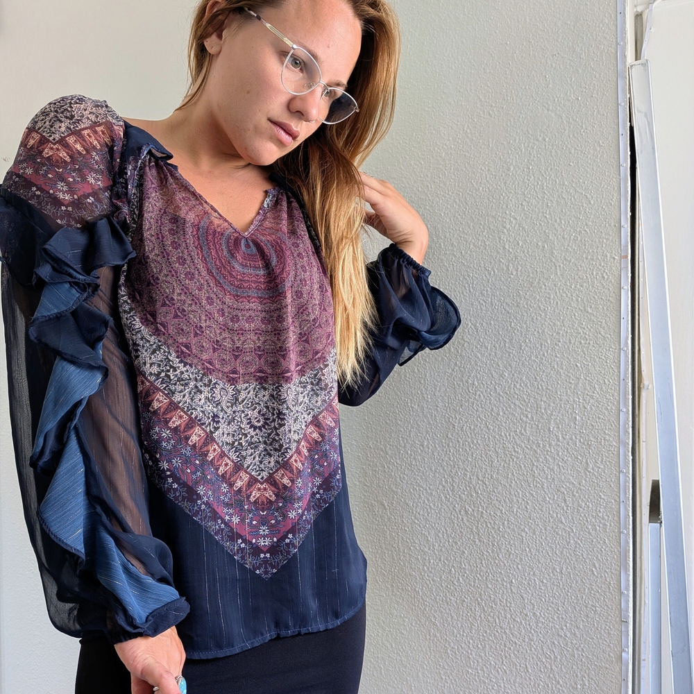 Patterned Cold Shoulder Top - Picture 2 of 4